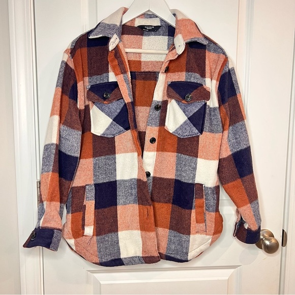 Plaid Button-Up Shacked - Picture 2 of 6